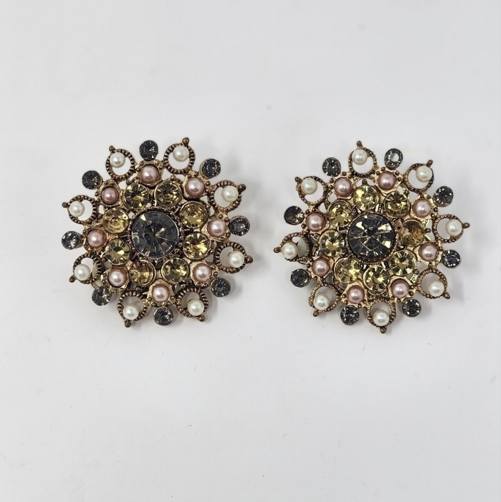 VINTAGE CLIP-ON EARRINGS